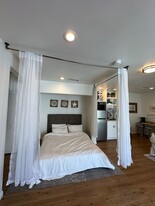 2533 1/2-2612 1/2 S Harcourt Ave in Los Angeles, CA - Building Photo