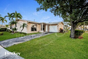11310 NW 38th Pl in Sunrise, FL - Building Photo