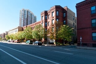 The Roselle in Minneapolis, MN - Building Photo