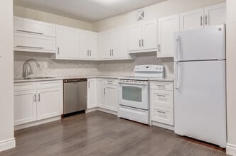 15 Hofstetter Ave in Kitchener, ON - Building Photo - Building Photo