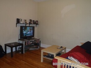 10 Lothian Rd in Boston, MA - Building Photo - Building Photo