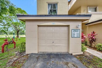 2060 Greenview Shores Blvd in Wellington, FL - Building Photo - Building Photo