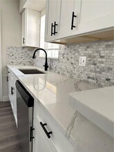 833 Riverside Dr in Coral Springs, FL - Building Photo - Building Photo