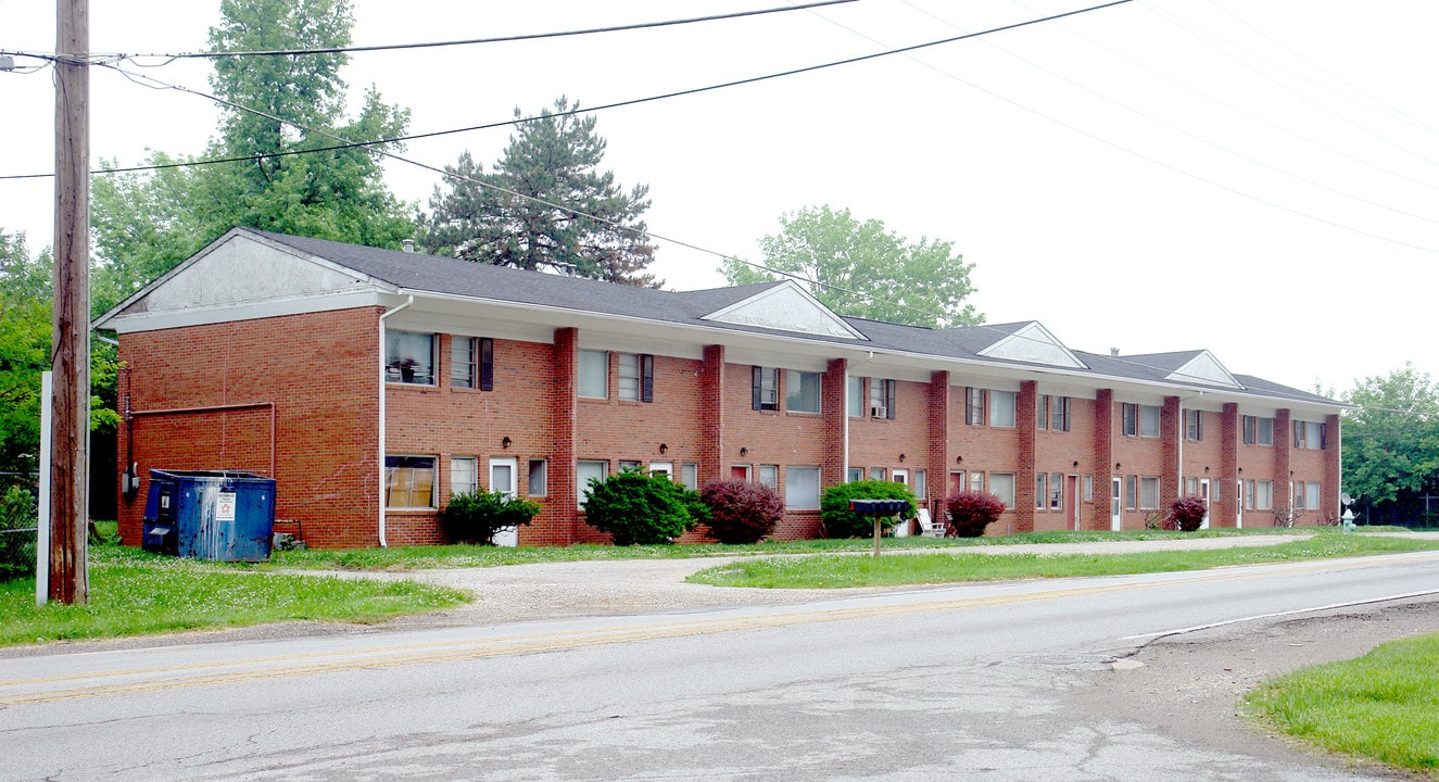 6050-6068 E 16th St in Indianapolis, IN - Foto de edificio