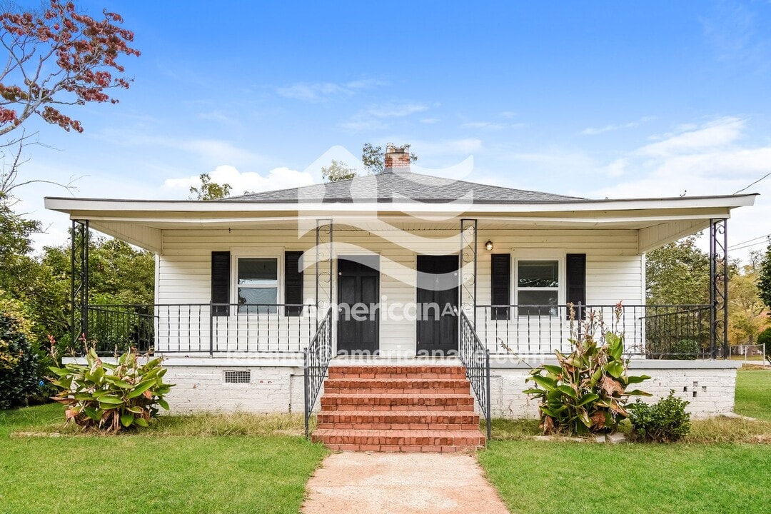 1200 3rd Ave in Lagrange, GA - Foto de edificio