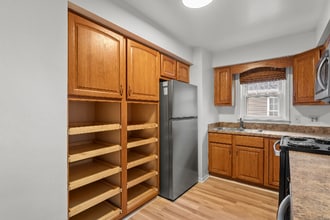 423 Cornell Dr in Battle Creek, MI - Foto de edificio - Building Photo