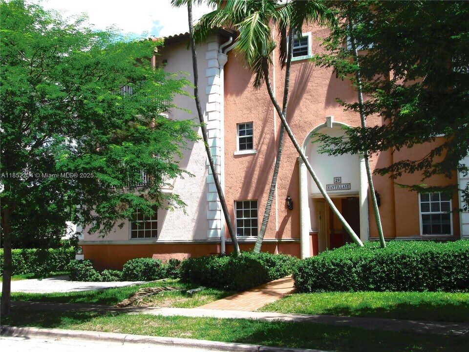 29 Santillane Ave in Coral Gables, FL - Building Photo