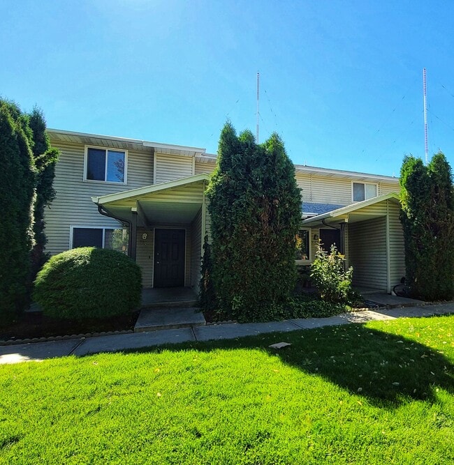 property at 5575 W Cassia St