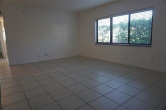 2201 NE 36th St in Lighthouse Point, FL - Building Photo - Building Photo