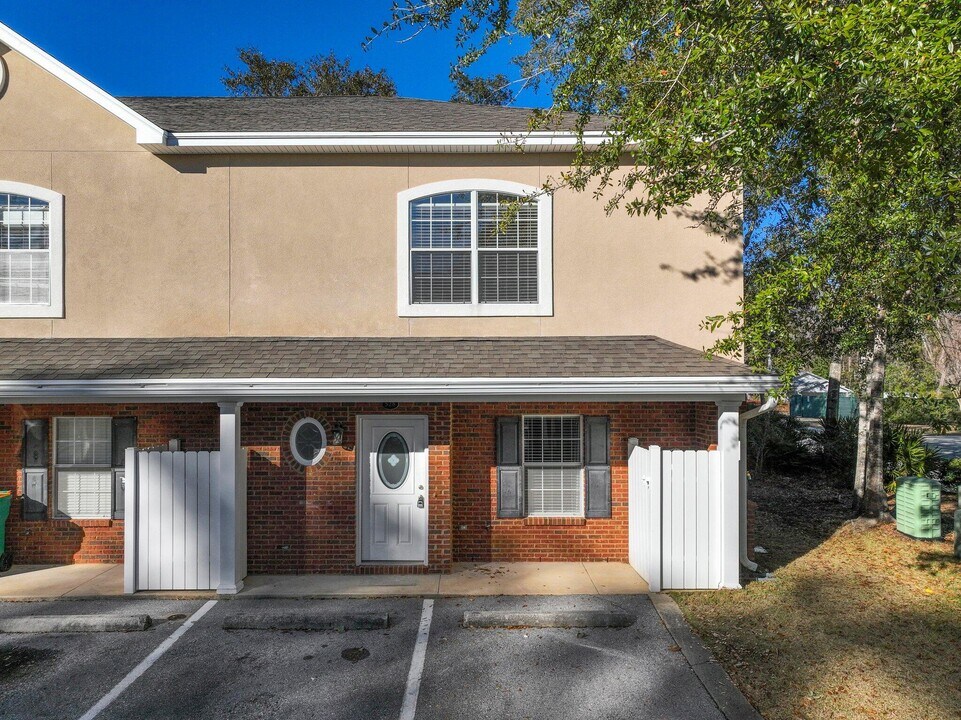 528 Maple Ave in Niceville, FL - Building Photo