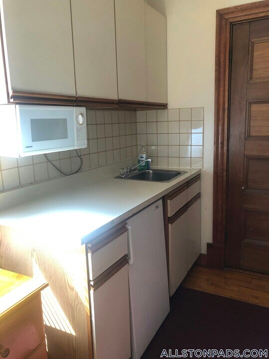36 Linden St in Boston, MA - Building Photo