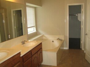 5916 Silver Buckle Dr in McKinney, TX - Building Photo - Building Photo