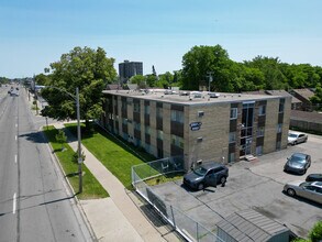 Plymouth Green Apartments in Detroit, MI - Building Photo - Building Photo