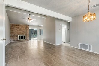8707 Thatch Dr in San Antonio, TX - Foto de edificio - Building Photo