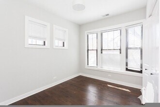 1600 W Belle Plaine Ave in Chicago, IL - Building Photo - Building Photo