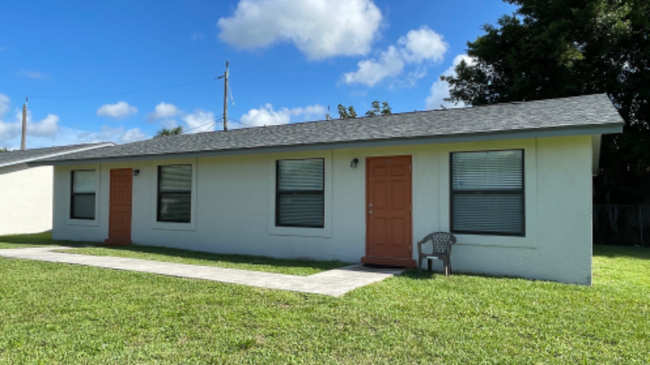 3541 Montante Blvd in Lake Worth, FL - Foto de edificio - Building Photo