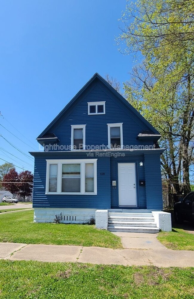 property at 618 Superior St