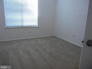 4510B Aberdeen Dr in Mount Laurel, NJ - Building Photo - Building Photo