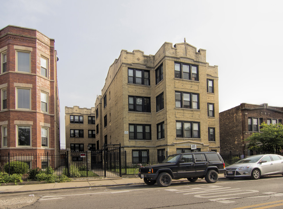 3155 W Augusta Blvd in Chicago, IL - Building Photo