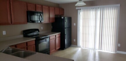7006 Banister Loop in Jacksonville, NC - Building Photo - Building Photo