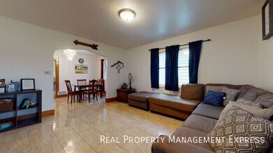 3 Bed 1 Bath Home near Downtown Sioux Falls! in Sioux Falls, SD - Building Photo - Building Photo