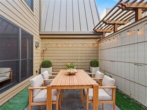 3935 Buena Vista St in Dallas, TX - Building Photo - Building Photo