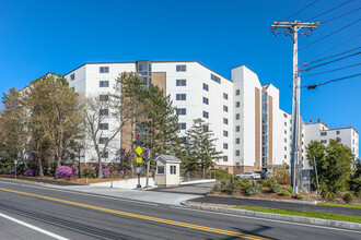 Horizon East in Watertown, MA - Building Photo - Building Photo