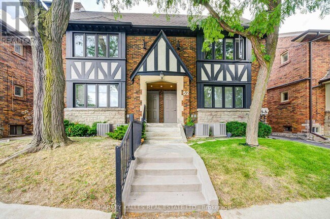 property at 52-52 College View Ave