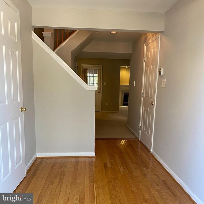 43183 Katama Square in Chantilly, VA - Building Photo - Building Photo