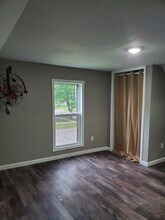 303 W Cherry St, Unit Upstairs in Mt. Pleasant, MI - Foto de edificio - Building Photo