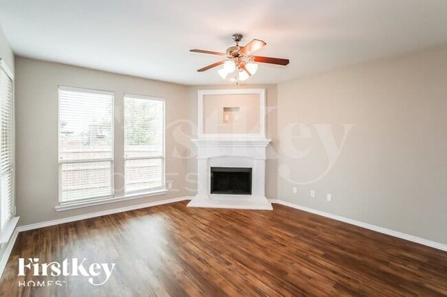 11124 Hawks Landing Rd in Haslet, TX - Foto de edificio - Building Photo