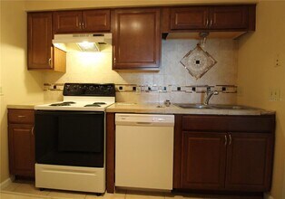 5509 Fountain Lake Cir in Bradenton, FL - Building Photo - Building Photo