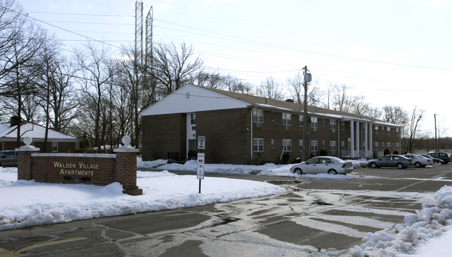 Walden Village Apartments in Edison, NJ - Foto de edificio - Building Photo