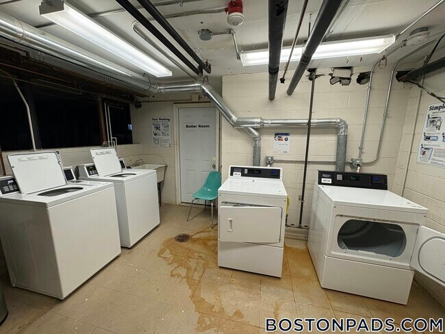 31 Captain Parker Arms in Lexington, MA - Building Photo - Building Photo