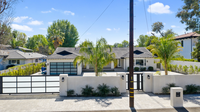 22914 Calvert St in Los Angeles, CA - Foto de edificio - Building Photo