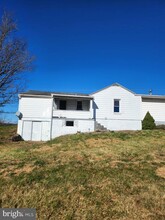 649 E Graceville Rd in Breezewood, PA - Building Photo - Building Photo