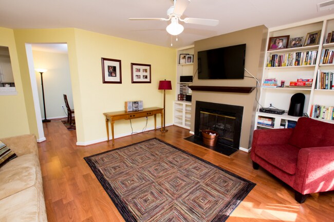 13116 Shadyside Ln in Germantown, MD - Foto de edificio - Building Photo