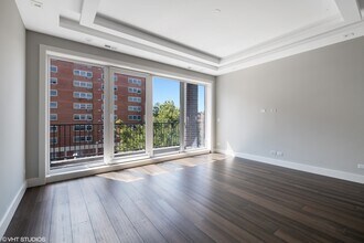 2449 W Haddon Ave in Chicago, IL - Building Photo - Building Photo