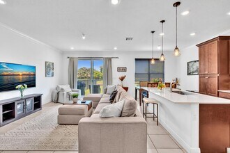 1133 Rio Ct in Lighthouse Point, FL - Building Photo - Building Photo
