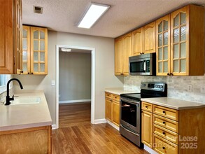 2333 Heathershire Ln in Matthews, NC - Building Photo - Building Photo