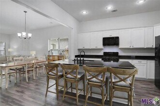 1030 Gentle Wind Dr in Baton Rouge, LA - Building Photo - Building Photo