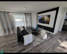 2231 SW 52nd St in Fort Lauderdale, FL - Building Photo - Building Photo
