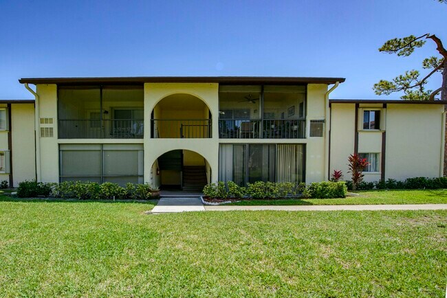 3531 Pine Needle Dr in Greenacres, FL - Building Photo - Building Photo