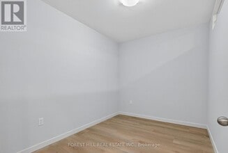 19 Candis Dr in Toronto, ON - Building Photo - Building Photo