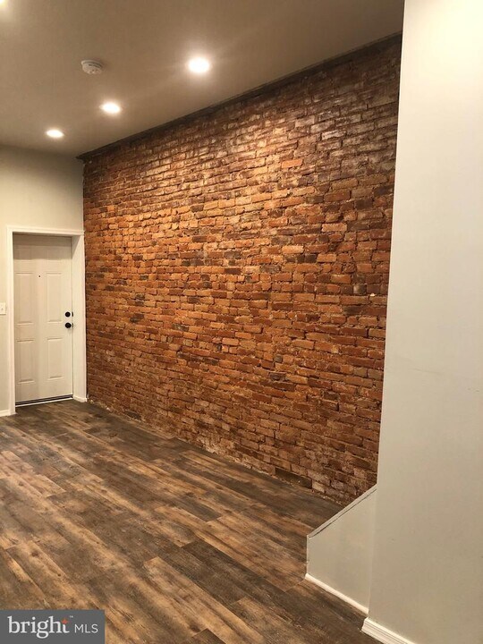 2235 Ingersoll St Photo