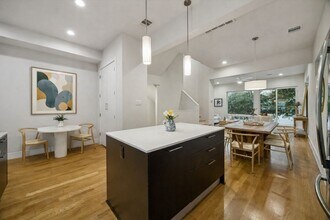 2715 St Emanuel St in Houston, TX - Building Photo - Building Photo