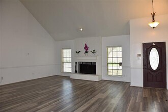12134 Ella Lee Ln in Houston, TX - Building Photo - Building Photo