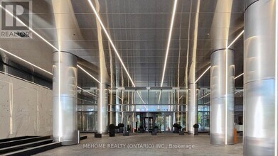 1 Concord Cityplace Wy in Toronto, ON - Building Photo - Building Photo