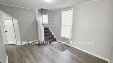142 N Bellaire Ave in Kansas City, MO - Building Photo - Building Photo