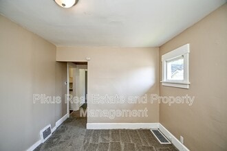 1328 Struble Ave NE in Canton, OH - Building Photo - Building Photo